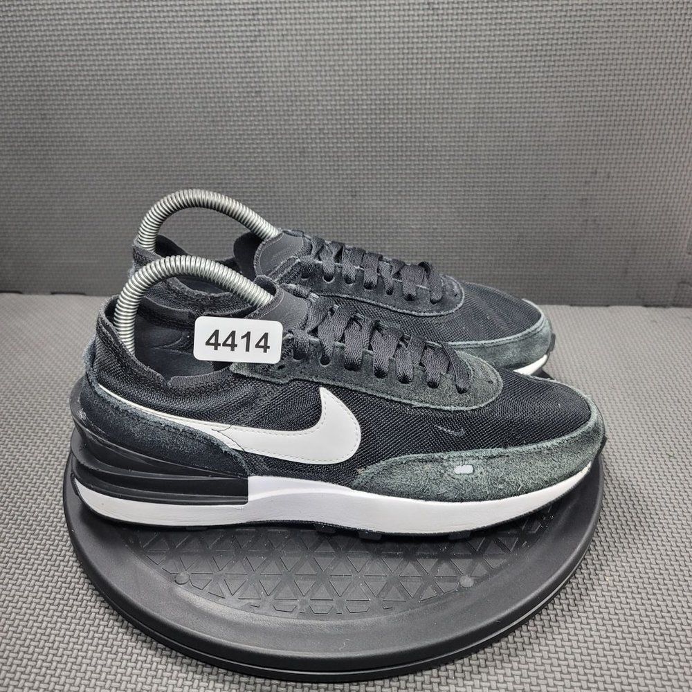 Womens Sz 8 Black & White Nike Waffle One Athletic Shoes
